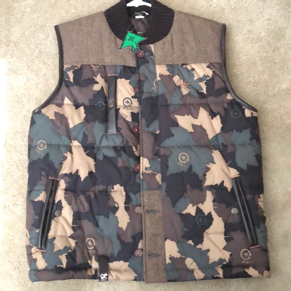 LRG medium size Camo Vest